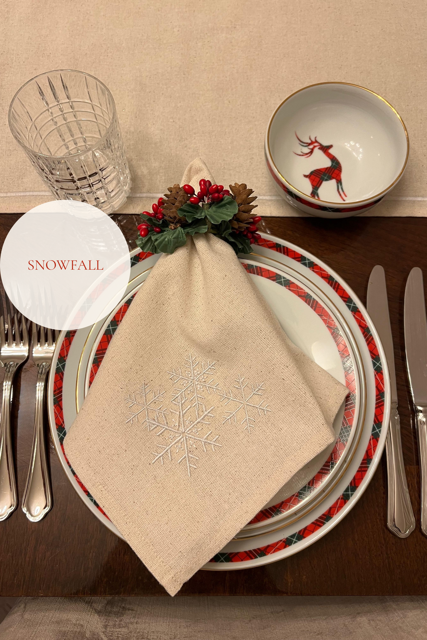 Snowflake embroidered Christmas napkin set