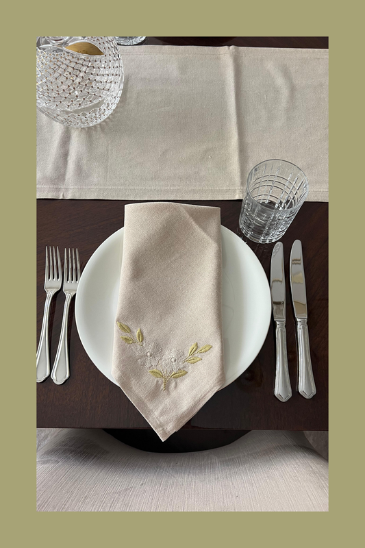 Timeless Blooms | Linen-Look Napkins and Runners