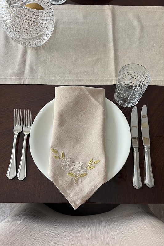Timeless Blooms | Linen-Look Napkins and Runners