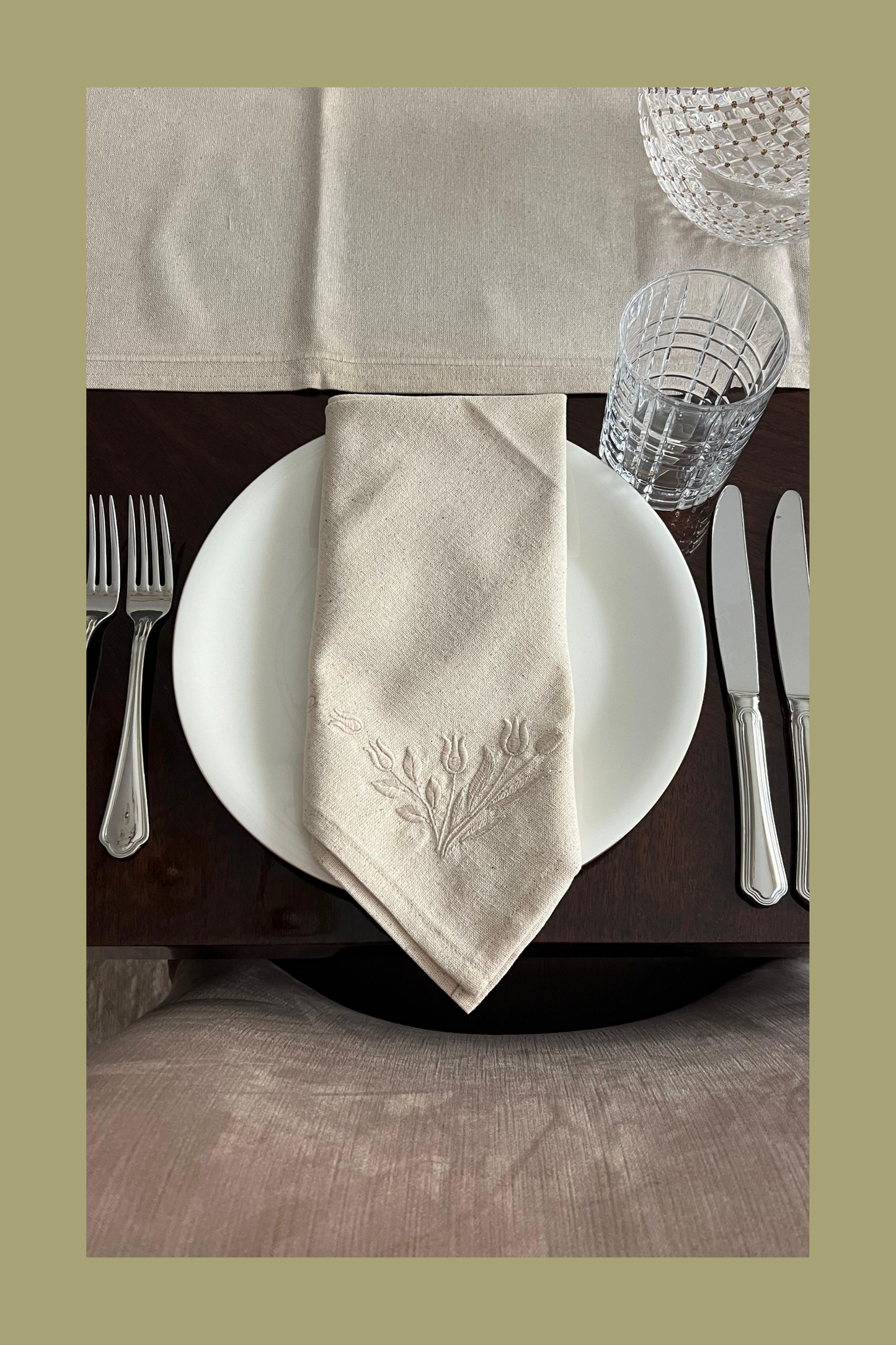 Timeless Blooms | Tulip Charm | Set of 2 Embroidered Linen-Look Napkins | Ivory